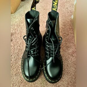 New black JADON polished smooth platforms